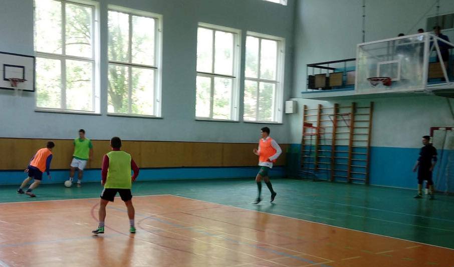  Команди намагаються здобути перемогу.